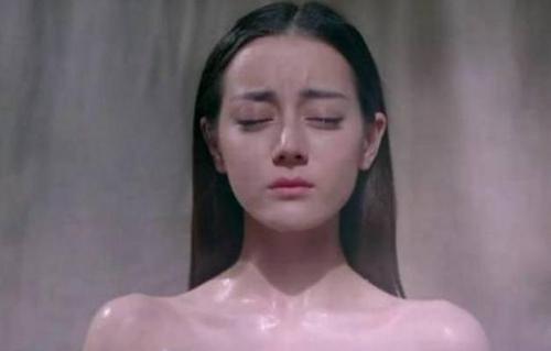 女明星沐浴,揭开女明星的私密护肤秘诀