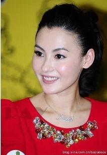 明星养小白脸,揭秘娱乐圈的另类情感纠葛